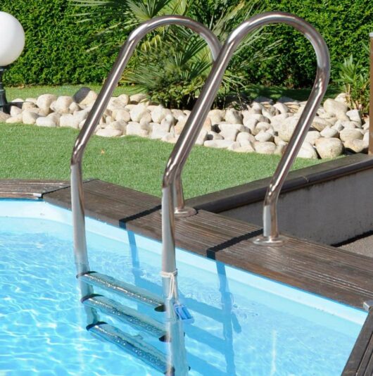Scaletta interna in acciaio per piscine fuori-terra in legno Evora e Braga